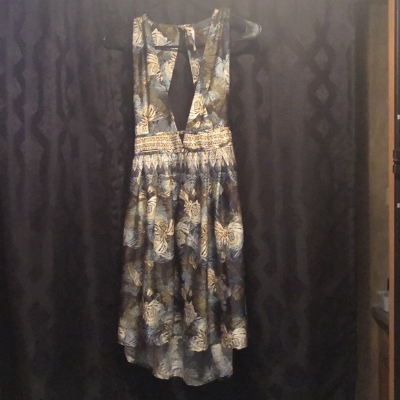 Free People tank blouse. Super cute! Size S. - Picture 3 of 7